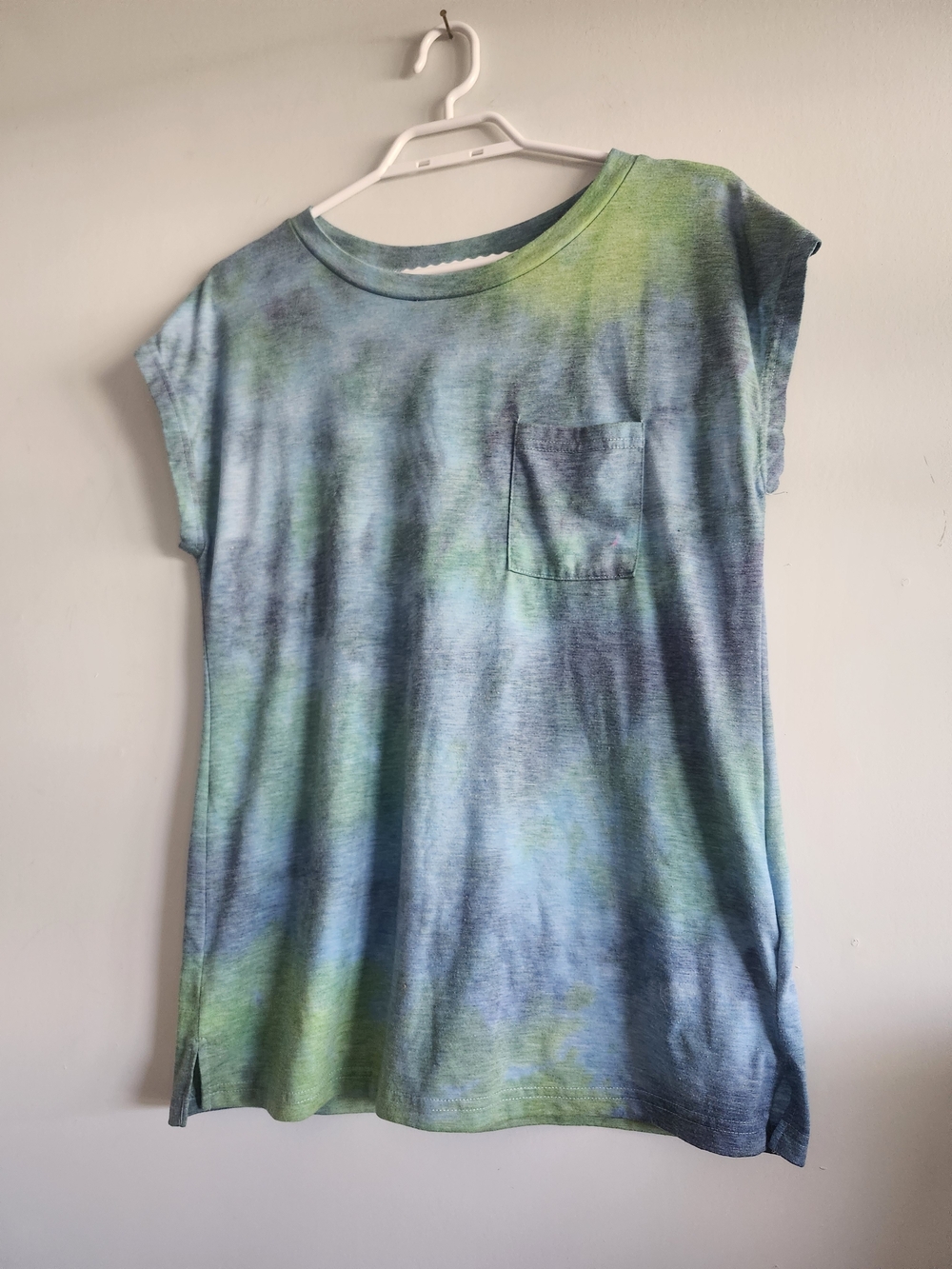Blue Green Tie Dye T-Shirt Women’s Small Cotton Blend Relaxed Fit